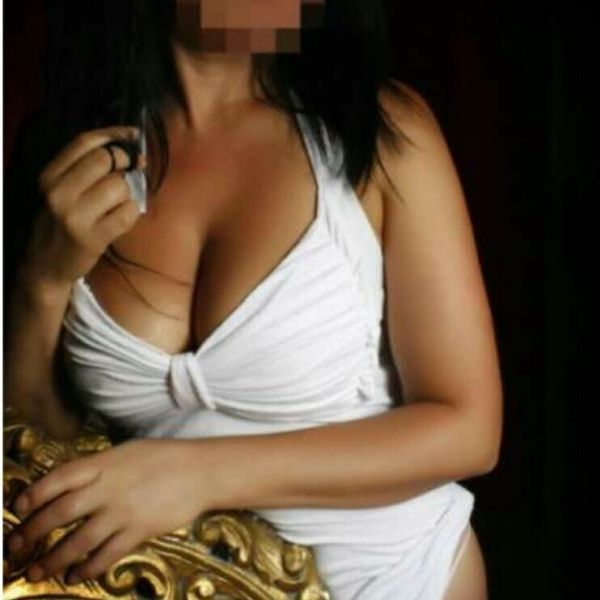 Hello, my name is Adriana and I am an escort girl in Malaga for 38 years, my photos are one hundred percent real and current. I am a very educated girl with very friendly character and good manners. I will leave you totally satisfied, you will see that I am very dedicated, involved and playful. The perfect lover that everyone wants. I will offer you a full service, lustful and very morbid. You will love me in every detail with my kisses, my caresses, massages and many postures. I am very addicted to sex, nice and sweet companionship, I will make every encounter fulfill all your fantasies. I have a perfect body that all men desire and the envy of women. Saw the photos? They are completely real, my body is wonderful, thin, firm and soft, it is within your reach with just one call. It's up to you to find out what my secrets are to satisfy you. I guarantee you total pleasure.